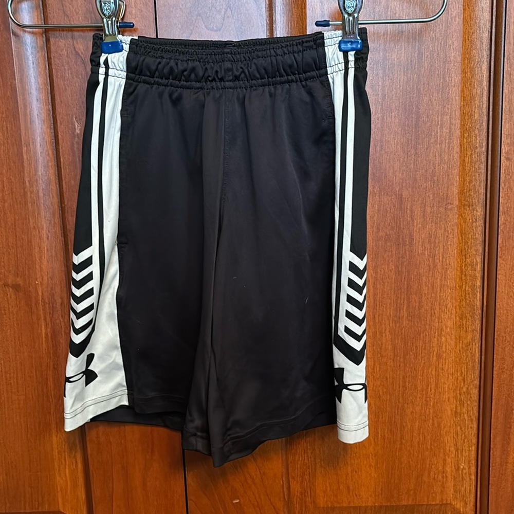 Under Armour loose fit activewear shorts size YXS